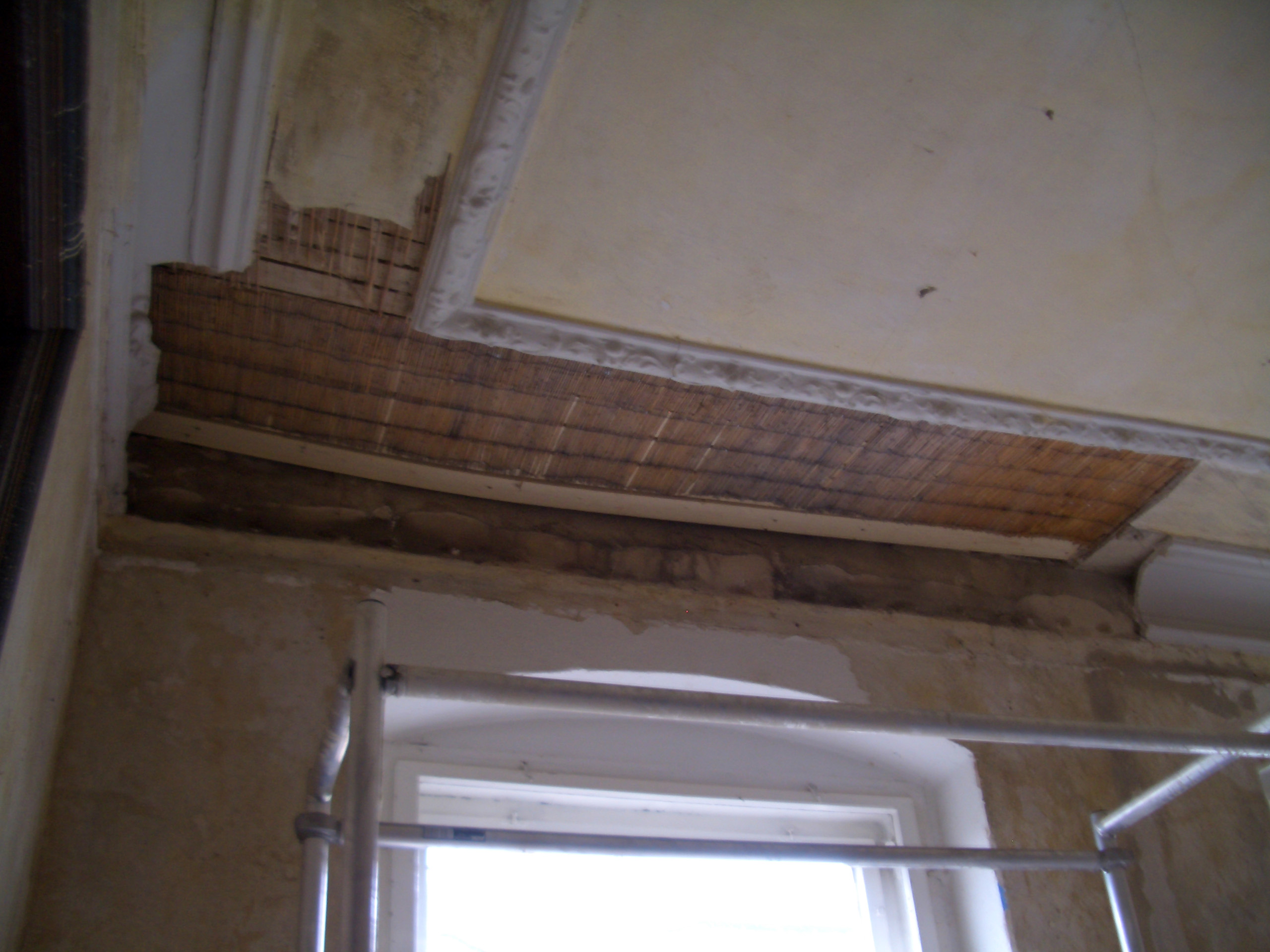 07-schilf-an-der-decke-als-hastgrund-fuer-lehm